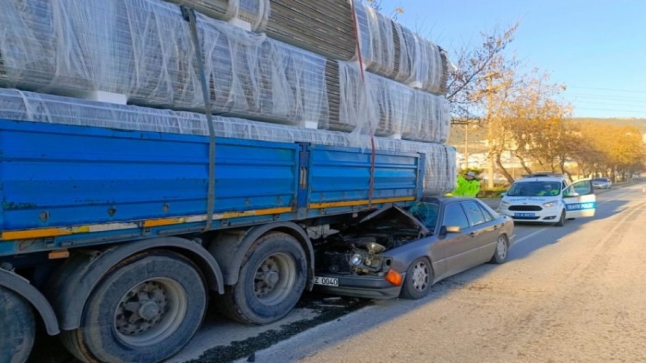 Park Halindeki Tıra Arkadan Çarpan Sürücü Yaralandı