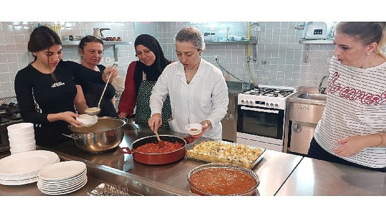 Kırklareli'nde 728 Kişi Pastacı ve Aşçı Eğitimi Aldı