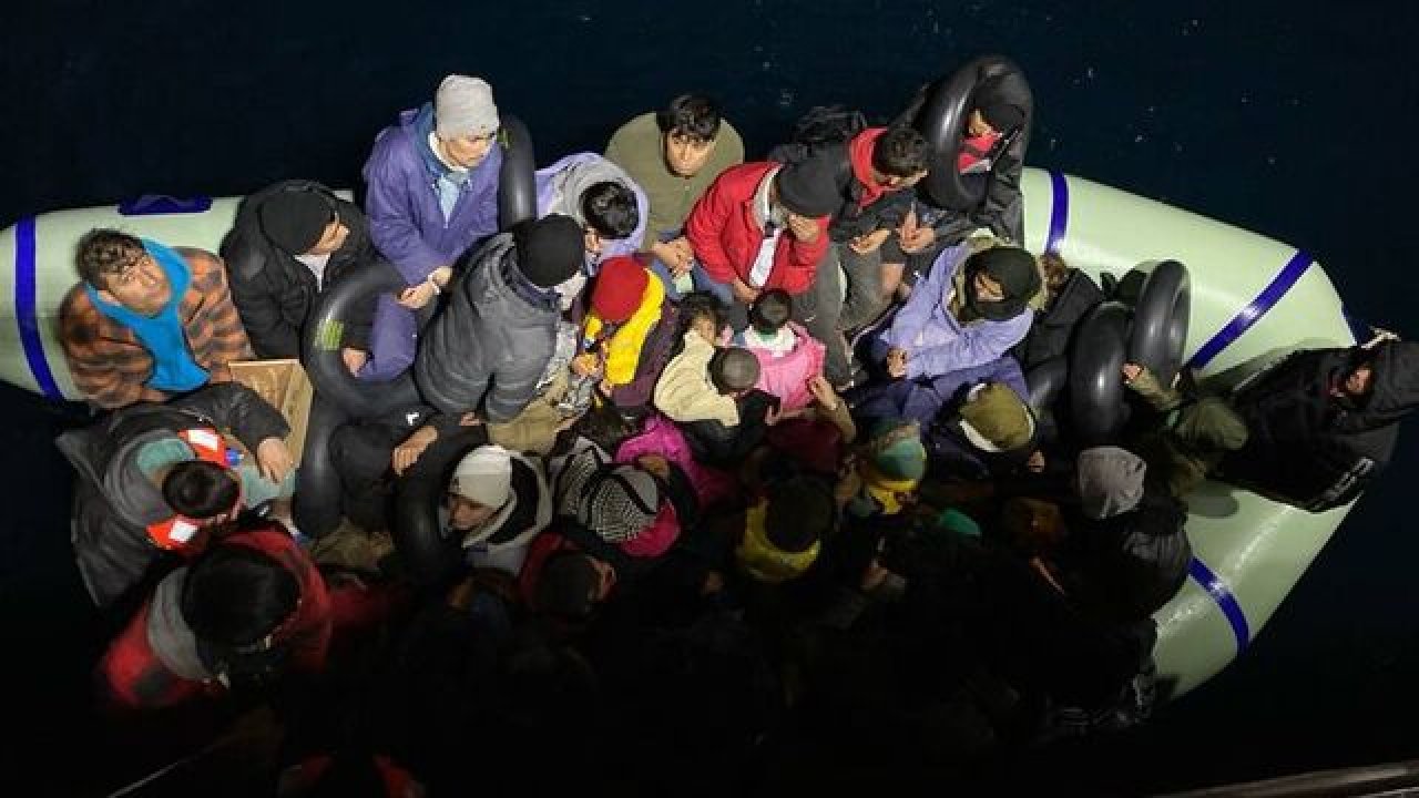 Kuzey Ege'de Çok Sayıda Düzensiz Göçmen Kurtarıldı