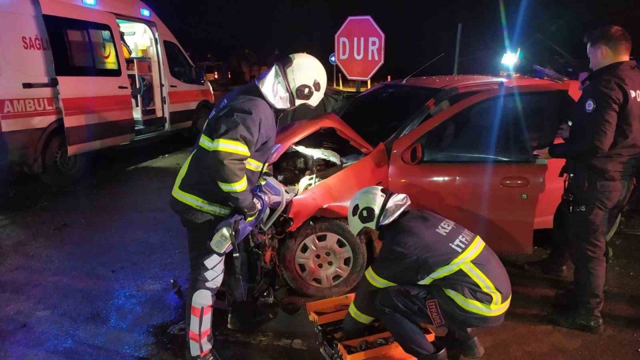 Edirne'deki Kazada 1 Kişi Yaşamını Yitirdi, 5 Kişi Yaralandı