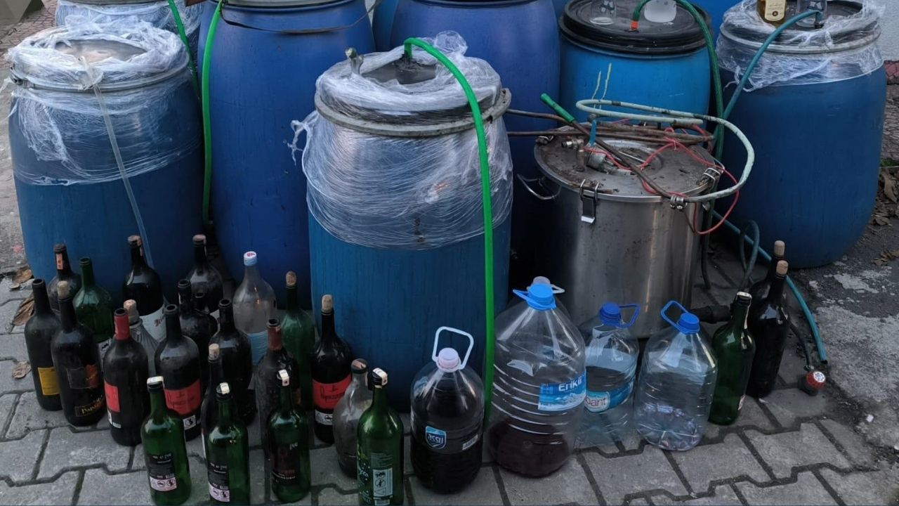 Tekirdağ'da Operasyon: 1350 Litre Sahte İçki Ele Geçirildi