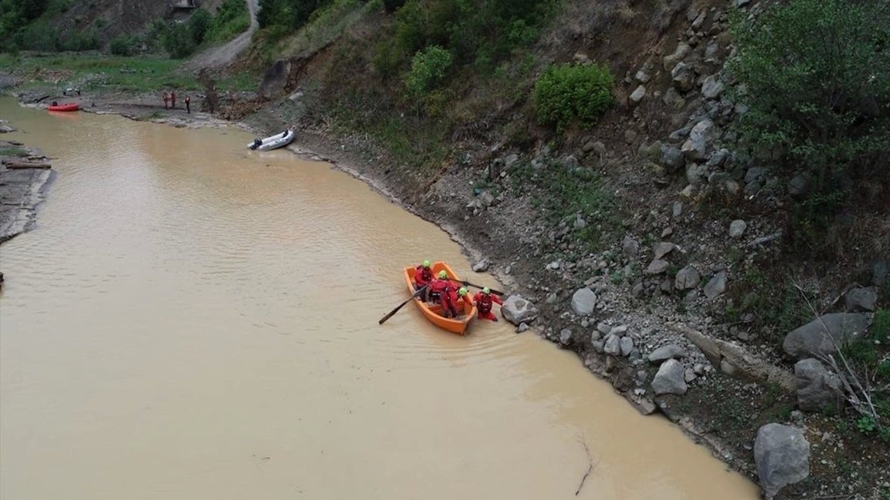 Dere Yataklarındaki Kirlilik Sel Riskini Artırıyor