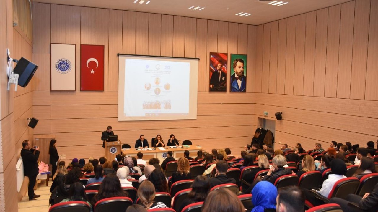 Türk Siyasetinde Kadın Temsili ve Kadının Yerel Siyasete Katılımı Konuşuldu